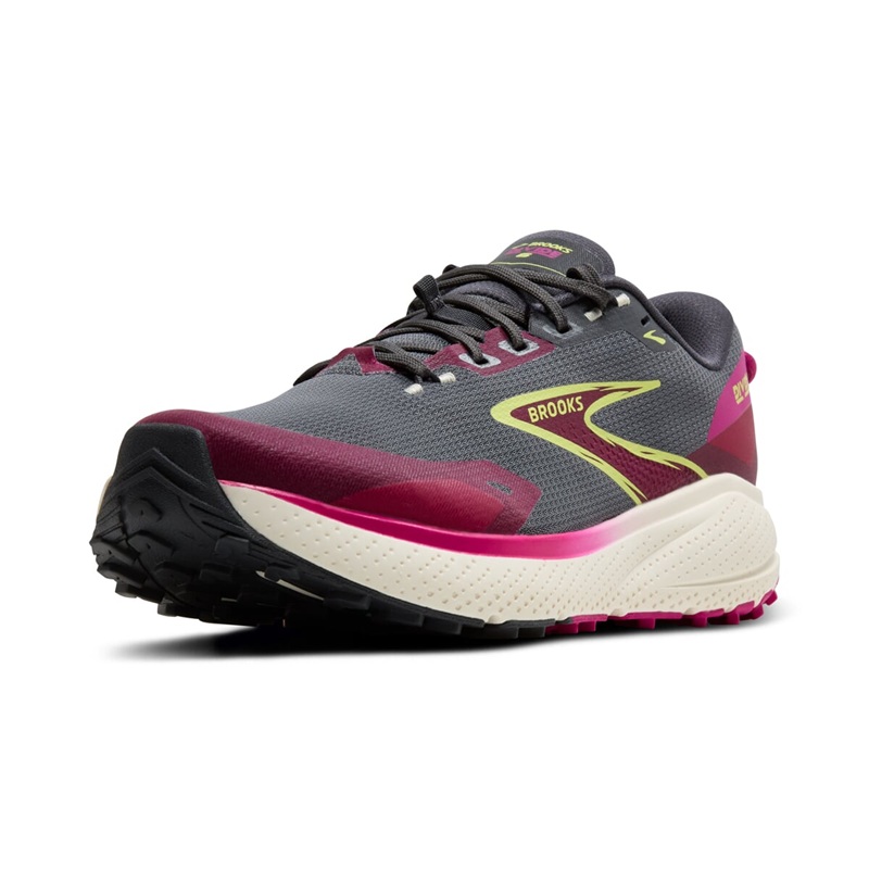 Удобни дамски маратонки Brooks DIVIDE WM FUCHSIA